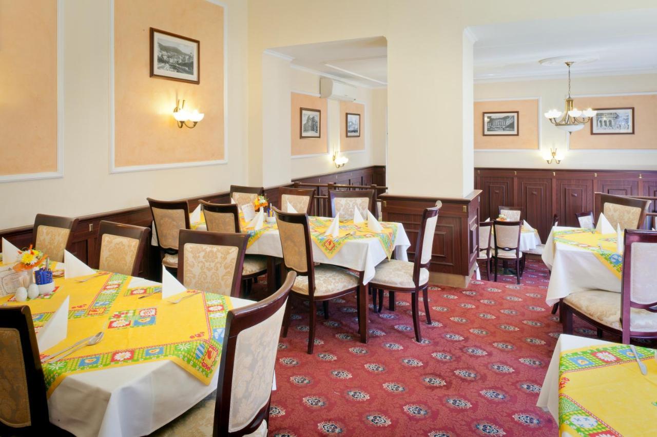 Spa Hotel Cajkovskij การ์โลวีวารี ภายนอก รูปภาพ
