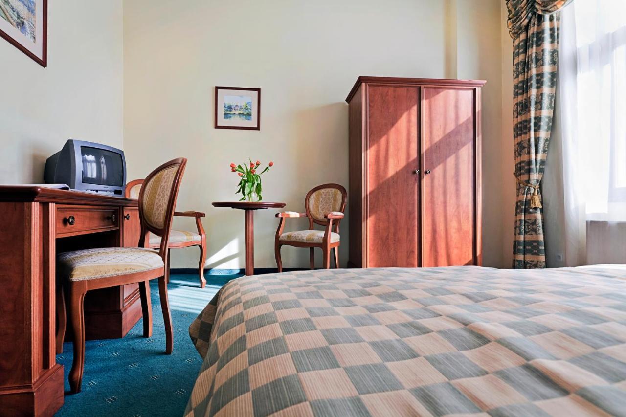 Spa Hotel Cajkovskij การ์โลวีวารี ภายนอก รูปภาพ